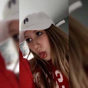 Meet your Posher, Bella